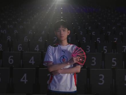 自由式滑雪空中技巧世界杯 中国队再夺一金！央视体育.